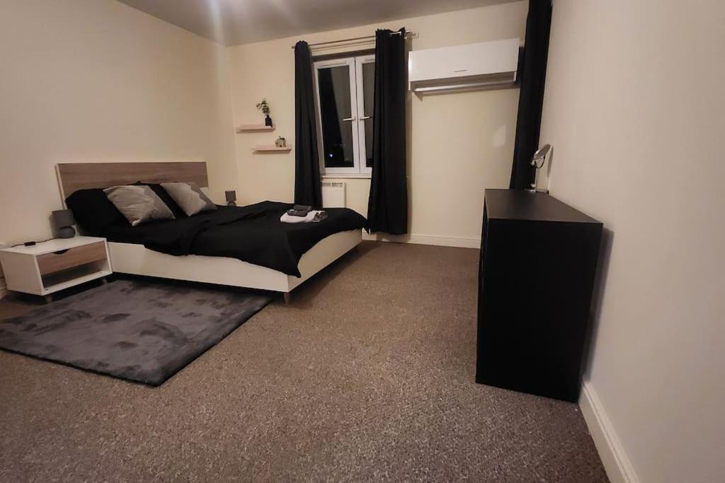2 Bedroom Apartment Ливърпул Екстериор снимка